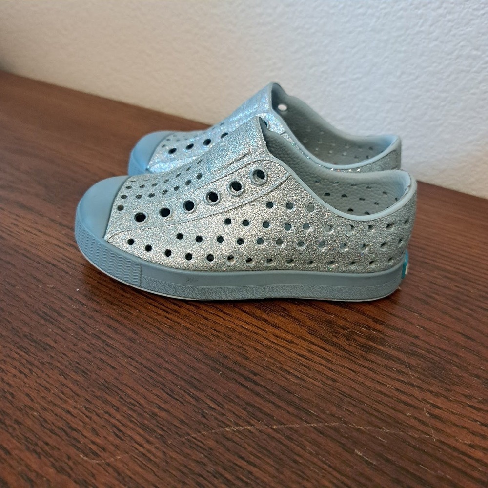 Native Jefferson Bling Silver Glitter Kids Shoes C6 Blue Sparkle Slip On Sneaker